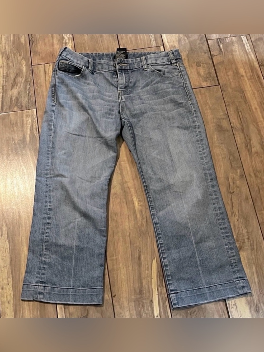 Jacob light Wash Capri jeans size 6
